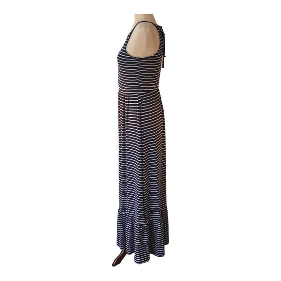 Old Navy Knit Tiered Navy Stripe Maxi Dress - Picture 9 of 13